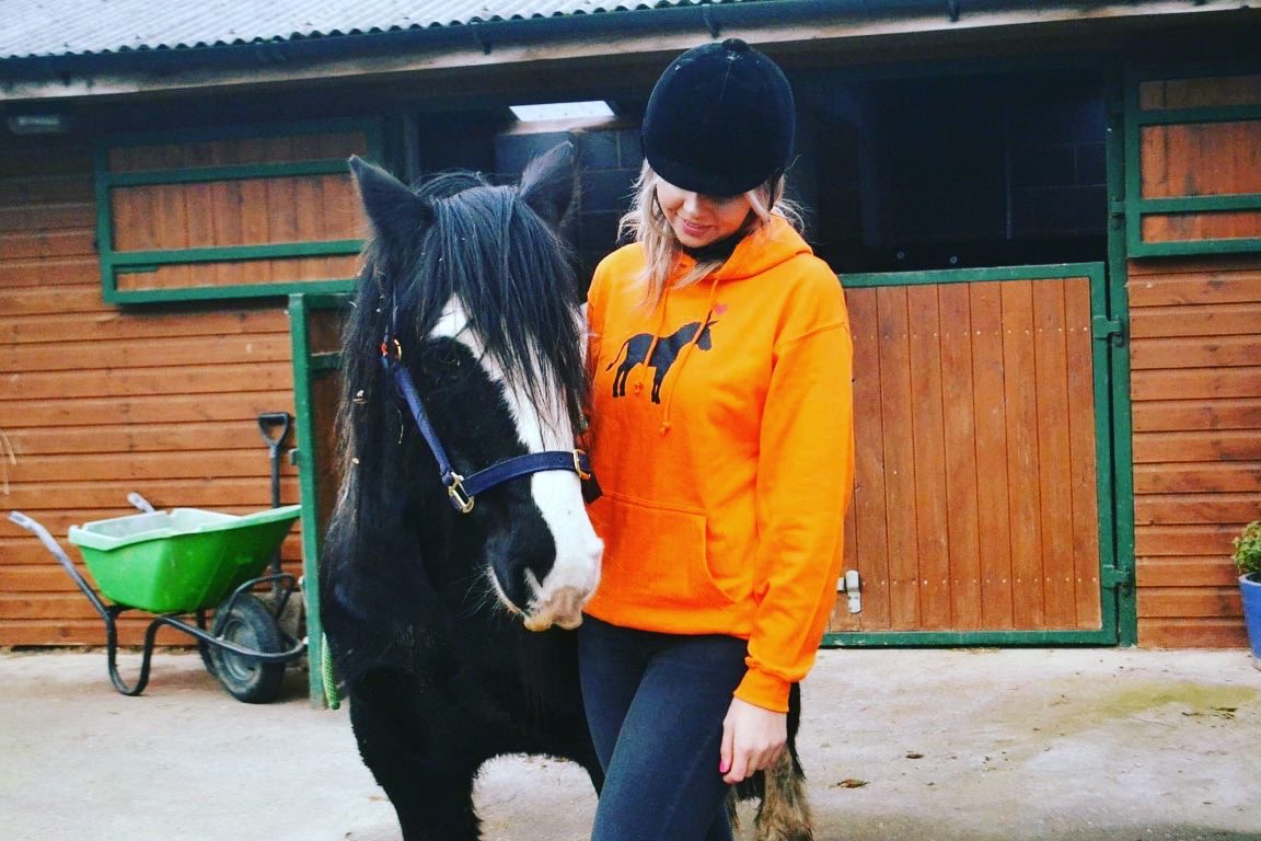 HanAlffriends's tweet photo. I’ve always been a believer in sharing the kindness and supporting charities close to my heart, and this World kindness day, I’m launching a new hoodie to help @TheBrooke 🧡

£5 from every hoodie sold will help support Brooke’s work 🧡

https://t.co/D0ObbzTXQH ❤️ https://t.co/WAGKtvgl81