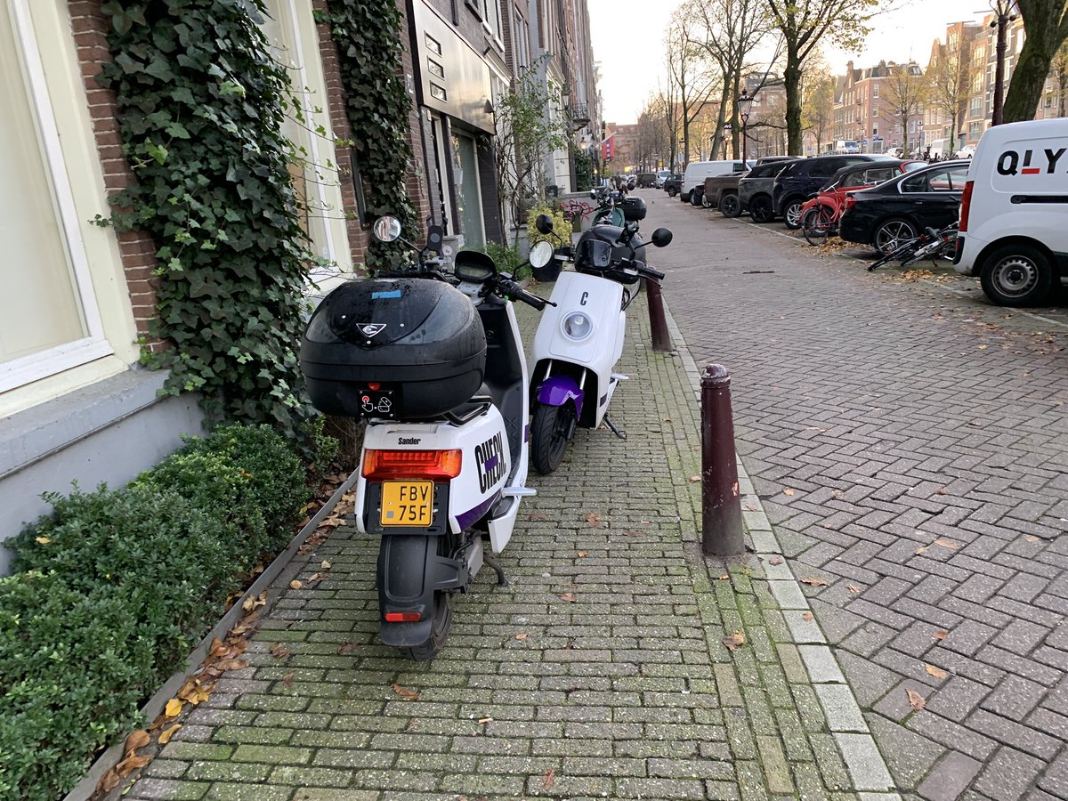 nvdhdn's tweet photo. pleur maar neer #hoerscooters #felyxchallenge https://t.co/Panlxvausa