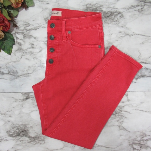 TeriLafferty's tweet photo. So good I had to share! Check out all the items I'm loving on @Poshmarkapp from @klassichic1 #poshmark #fashion #style #shopmycloset #express #madewell: https://t.co/75rTqD8UVI https://t.co/hq69vBTMub