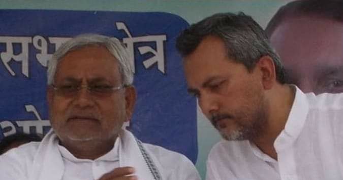 pankajeeee's tweet photo. #श्री_विनय_(#अजय_चौधरी) जदयू_जिलाध्यक्ष_दरभंगा के नेतृत्व में NDA को 10 में से 09 सीट मिला, आप नये क्षेत्र से चुनाव जीते, जो आपके #अनुभव_मेहनत_कुशल_प्रबंधन मिलनसार और बेदाग छवि के वजह से संभव हो सका। #मंत्रिमंडल_में_आपका_स्थान_जनहित_में अकाट्य है @NitishKumar @officecmbihar https://t.co/3KRjvtnNAm
