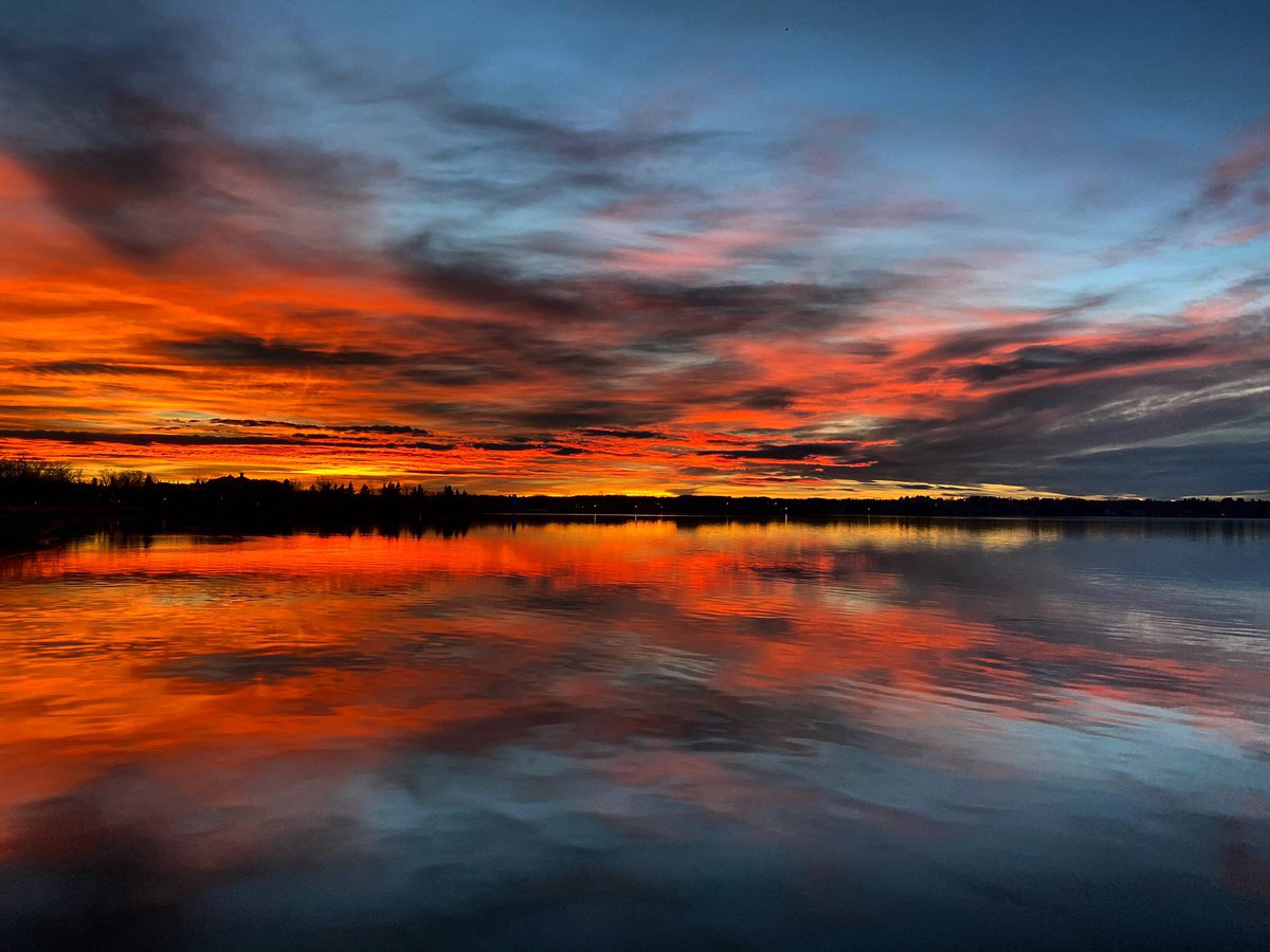 stormsandskies's tweet image. Tomorrow = last day for calendar orders! $20 &amp;amp; features 12 photos of #SylvanLake #Alberta. 

Makes for great gifts &amp;amp; you’ll be supporting #local! 

Contact me for more details or visit my IG @stormsandskies 🌅