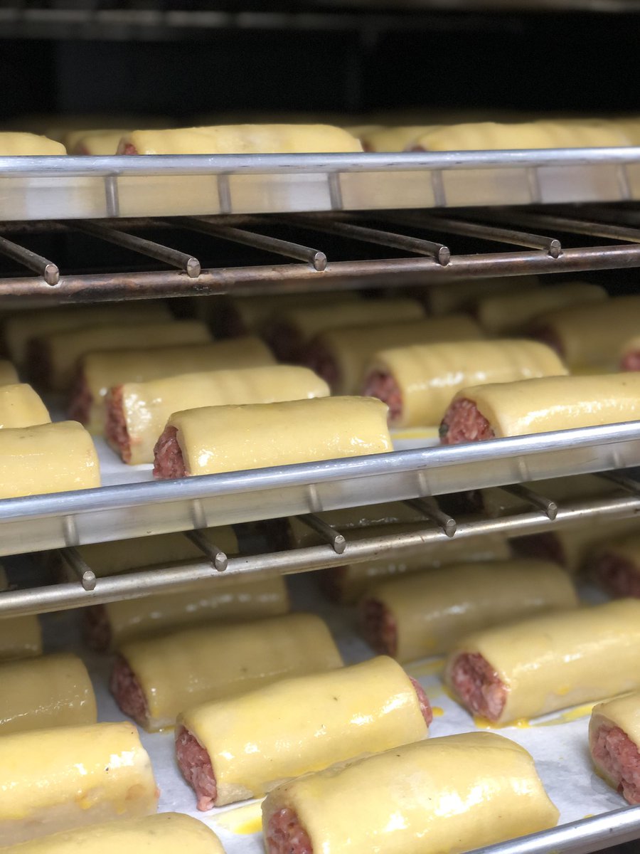 TheTobiSmith's tweet photo. - sausage rolls #workphotos https://t.co/lzel1juQEj