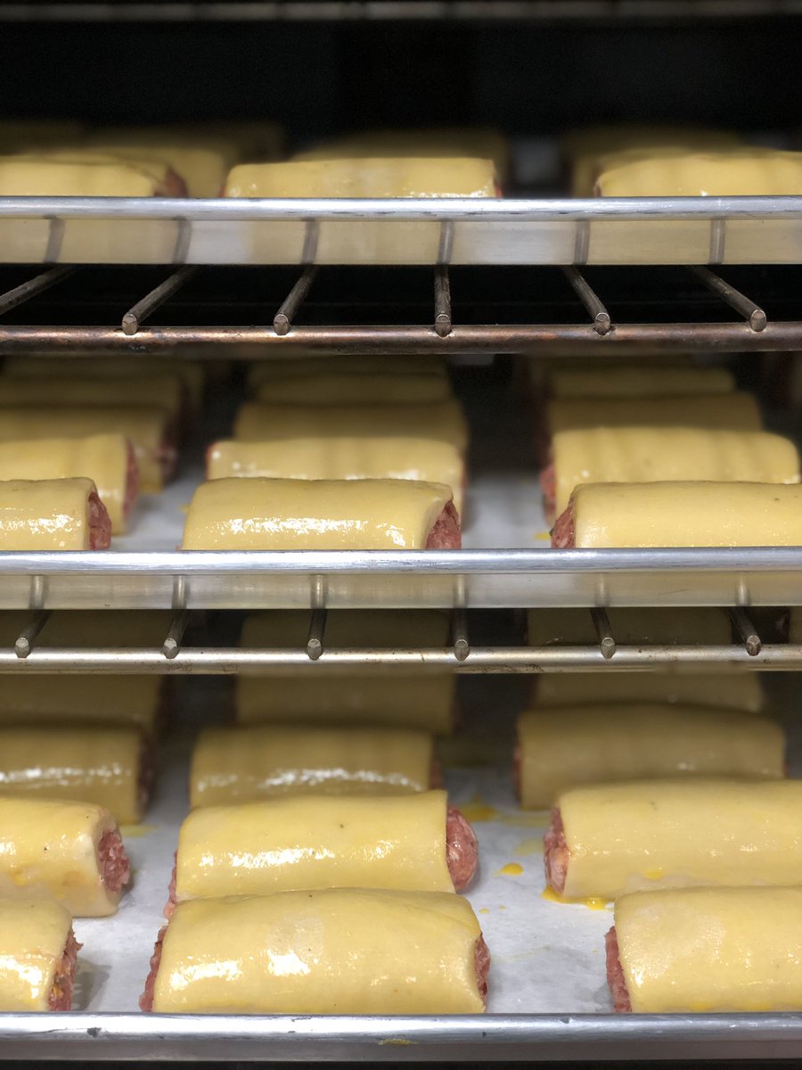 TheTobiSmith's tweet photo. - sausage rolls #workphotos https://t.co/lzel1juQEj