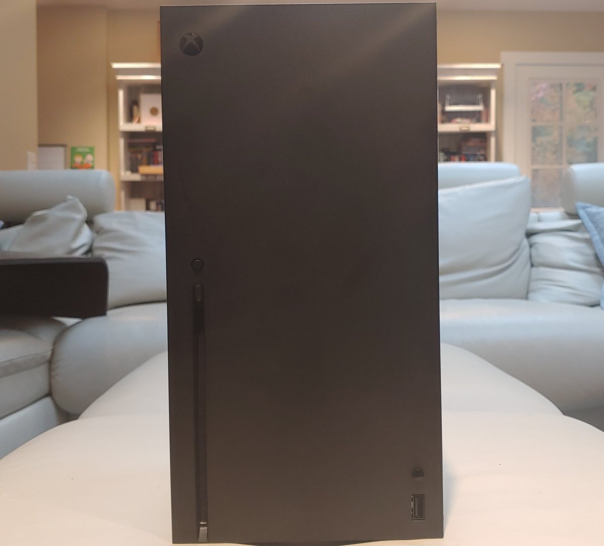 angelmexluis's tweet photo. #XboxSeriesX unboxing thread: the console

#xboxseriesx #xboxseriess #xboxscarlett #xbox #xboxone #xboxteam #TeamXbox #xboxlaunchcelebration #unboxing #xboxunboxing #microsoft #gaming #gamer #gamedev #gamedevlife #gamedeveloper #gamedevelopment https://t.co/J4QTVgW3NB https://t.co/2R5OTrmLlw