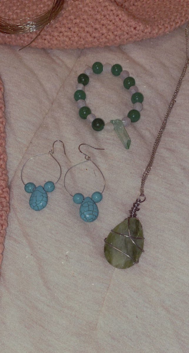 sconstantinoo's tweet photo. hi i make jewelry sometimes if anyone cares https://t.co/QpJosyGITF