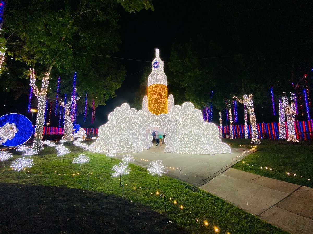 ThaChadwick's tweet photo. #GalaxyLights: Opens November 14th. Go check it out.
#johnsonspacecenter #spacecenterhouston #nasa905 #shuttleindependence #spacex #falcon9 @ NASA's Johnson Space Center
https://t.co/SMz80euyvM https://t.co/Nnqtvcqmvd
