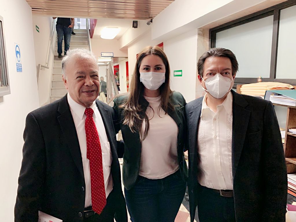 En tiempos de definiciones, vamos a trabajar conjuntamente para seguir impulsando la #CuartaTransformación y honrar nuestro compromiso por el bienestar del pueblo de México.

No permitiremos un retorno al pasado. Las y los mexicanos son pilar de nuestro movimiento.