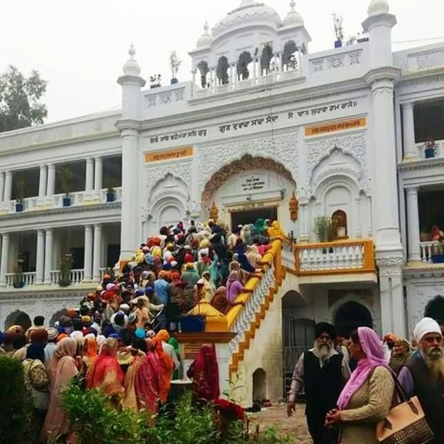 In current day Pakistan the Gurdwara Sacha Sauda is in the city of Farooqabad.Doing good to the people is the way of a Sikh. Sharing with the needy, makes the day of a Sikh.