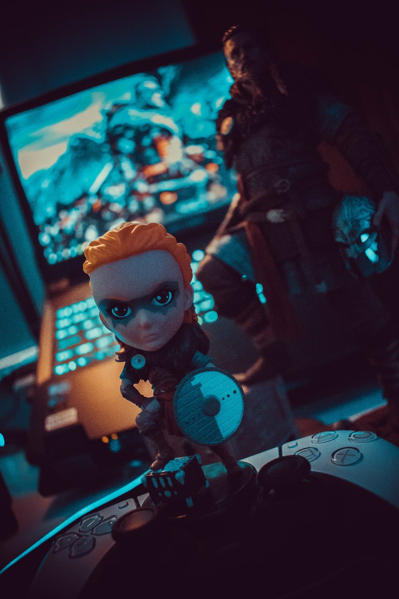 givemeanamex's tweet image. #AssassinsCreedValhalla 

OMG, just got a huge delivery &amp;amp; I'm peaking even more than I was already. This is literally the best game I've played in the past 5 years easily. 

Its everything I wanted, hoped for and desired. 

EIVOR, I love you ! 

SKAL SKAL SKAL

#PS5 #XboxSeriesX