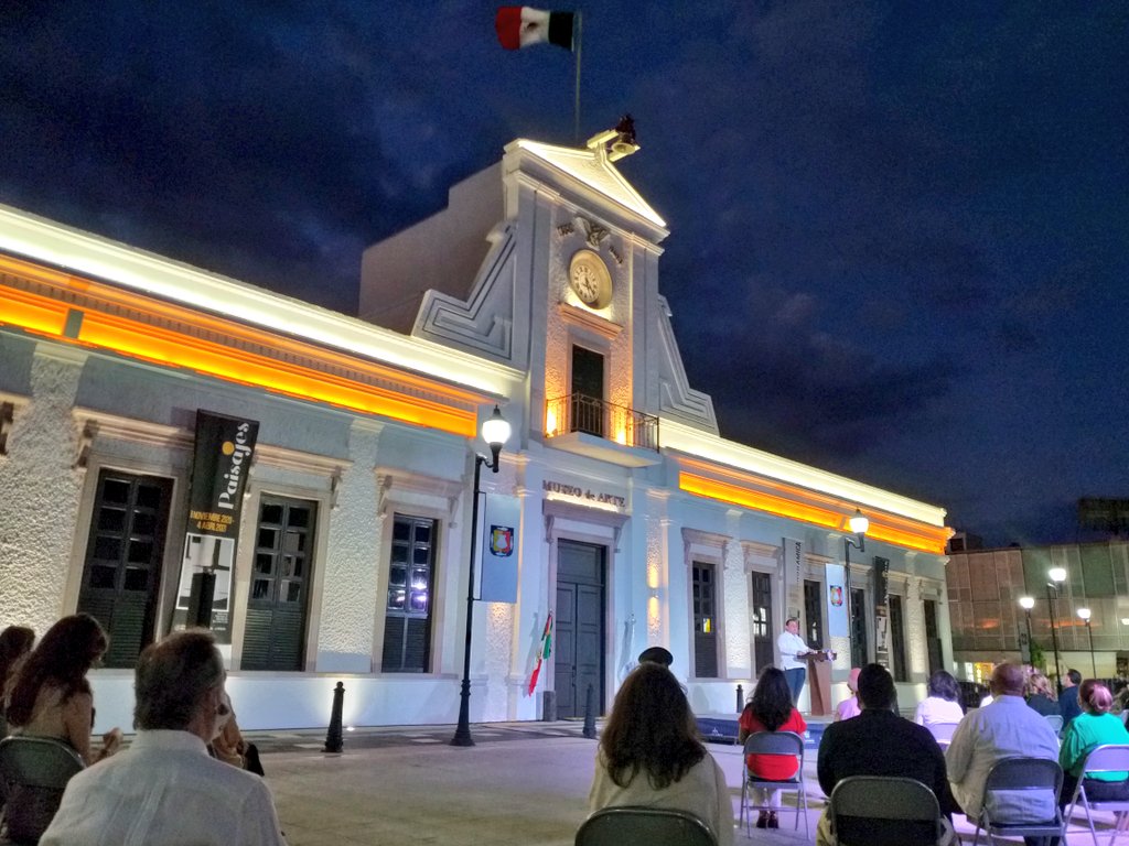 Paradoxa28's tweet photo. Esta noche el Gobernador del Estado @cmendozadavis inauguró el @muabcs en la antigua Casa de Gobierno de #LaPaz. Nuestro @archivo_l participó con la investigación histórica y fotografías antiguas del edificio ¡No dejes de visitarlo!
#BCSCuentaConNosotros
#CulturaBCSEnCasa https://t.co/IV36NDiaoB