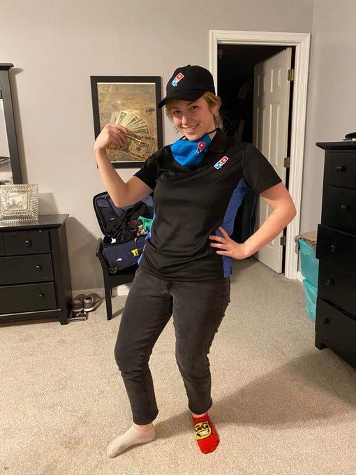 Her first day of work 😊😊😚😚 https://t.co/ZZzLPy6Ibu<a href="/tag/xsxfridgesweeps"class="tags"><span>#xsxfridgesweeps</span></a>