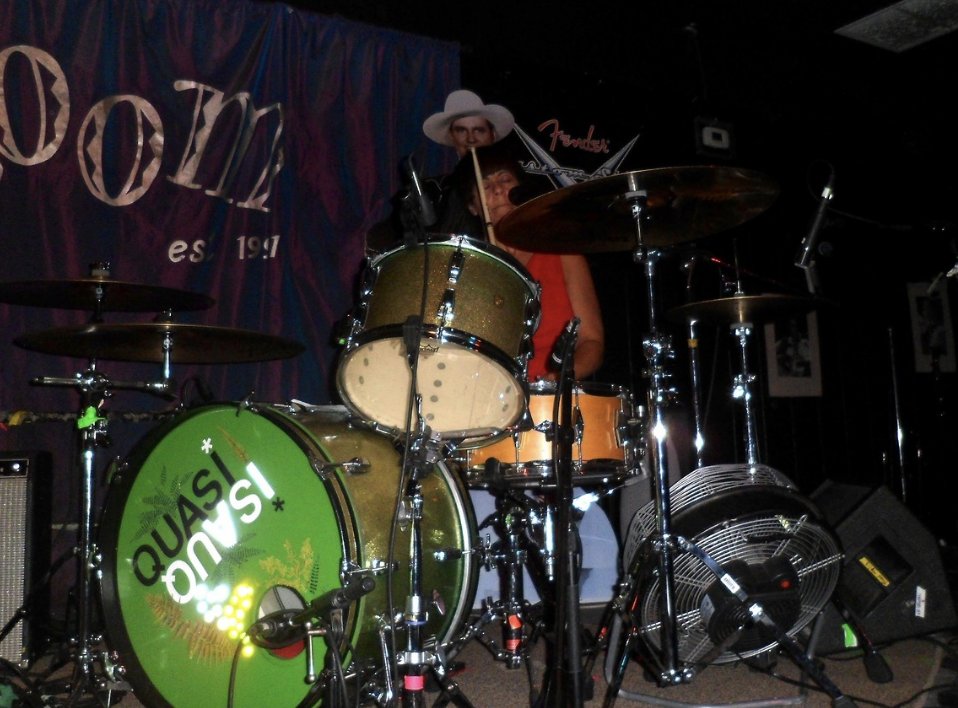 meat_sheet's tweet photo. 5 years ago today. Quasi / Blues Control / and No Volcano at Rhythm Room - Phoenix AZ. A grand show. #novolcano @theejazzzhand #quasi #bluescontrol Photos are Sam from Quasi and Janet behind kit. Boy howdy, i miss live music #livemusic https://t.co/s7aDHotjAv