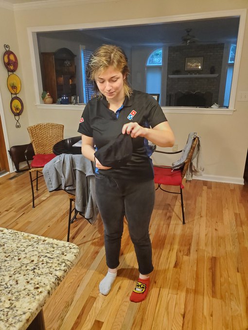 Her first day of work 😊😊😚😚 https://t.co/ZZzLPy6Ibu<a href="/tag/xsxfridgesweeps"class="tags"><span>#xsxfridgesweeps</span></a>