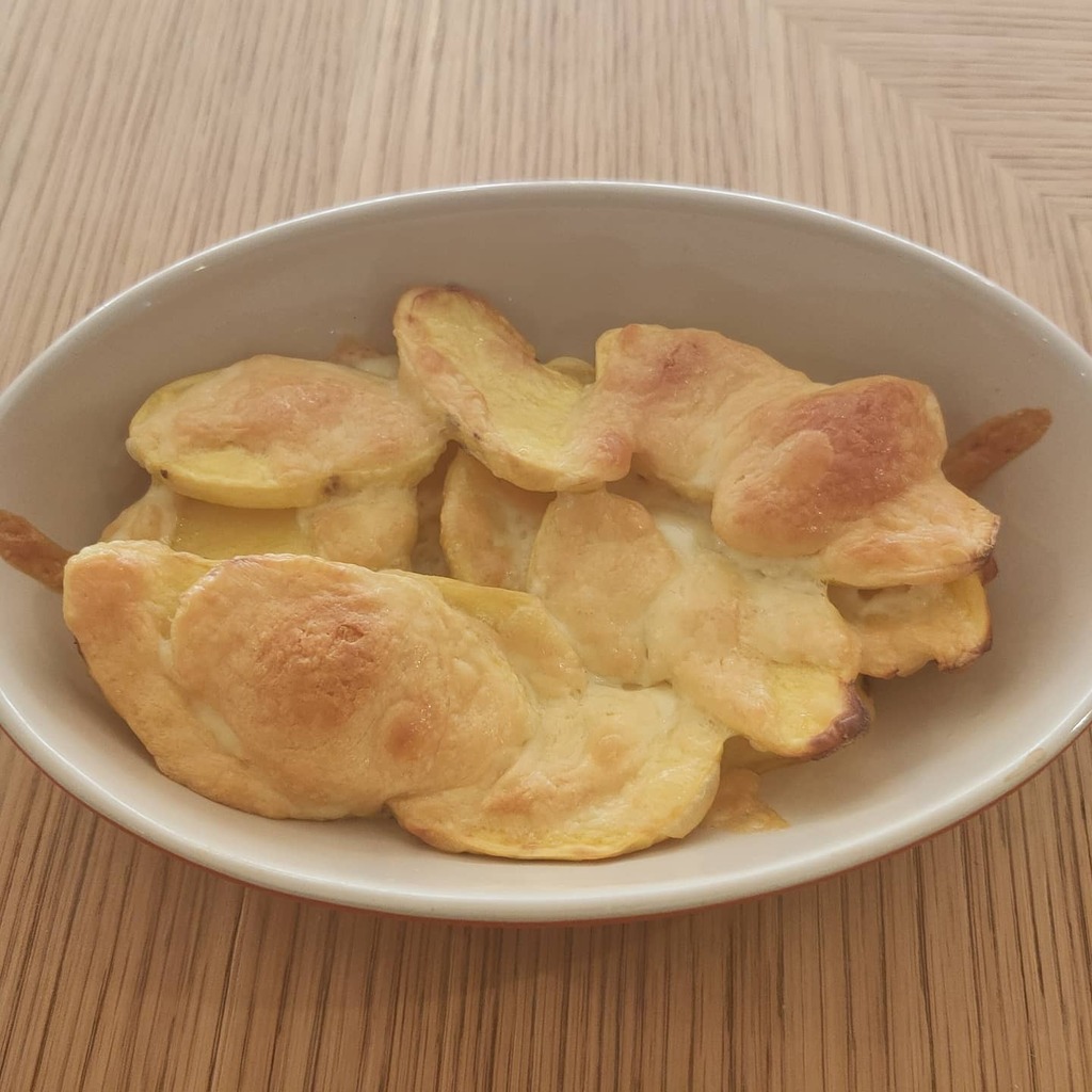 勝間和代 お昼は 北海道から届いたばかりのインカのめざめををチーズをかけてオーブン焼きに いつも思うのですが 新鮮なじゃがいもはスーパーで売ってるものと本当に別のものですよね ヘルシオレシピ 超ロジカル料理 勝間家の食卓 T Co 勝間和代 お昼は 北海道から届いたばかりのインカのめざめををチーズをかけてオーブン焼きに いつも思うのですが 新鮮なじゃがいもはスーパーで売ってるものと本当に別のものですよね ヘルシオレシピ 超ロジカル料理 勝間家の食卓 T Co