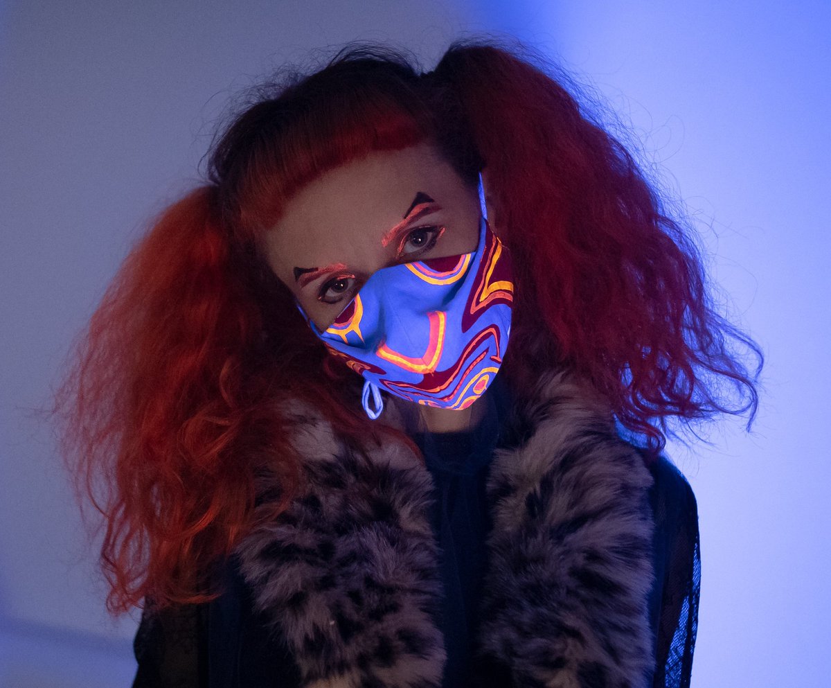 lipstickypig's tweet photo. #kabuki #diva #facemask with #neondemon #uvmode : 
#handmade #creativemask #fashionmask #fantasyfashion #anime 
Shop this mask: https://t.co/ov0BRVOeOk https://t.co/iUapmX6prd