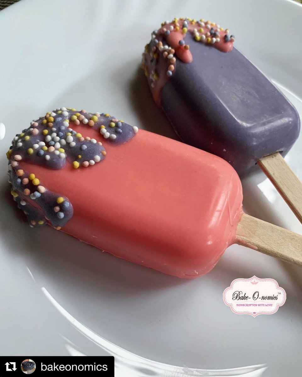 Bakeonomics's tweet photo. Im never getting bored of making these ever ever ever👻
⠀
Its therapeutic 🥰
⠀⠀
🌷
🌼
🌷
🌼
🌷
🌼
🌷
⠀⠀
#bakeonomics #bakergirl #foodpic #puneeatsout #punebaker #cakepic #homebakerspune #punefood #pune #punefoodie #cakesickles #cakesickleindia  #glitter #colours #sprinkles https://t.co/G1qiJZnvY3