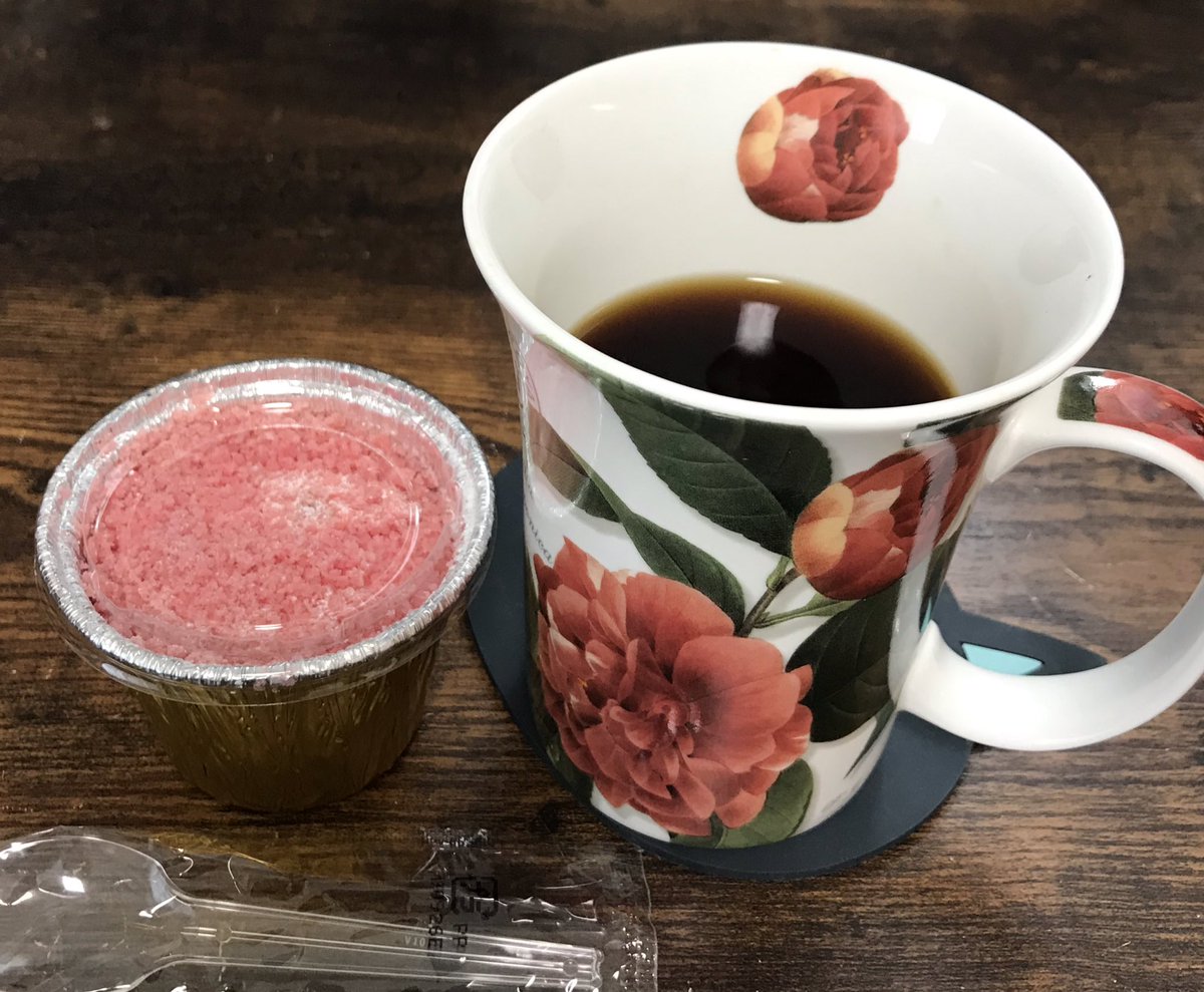 Nouko 博多の銘菓ですか 美味しそう レンレンお稽古でお忙しい中 Youtube更新有り難うございます レンレン可愛か 博多の人 あったかいですよね めんたいぴりり の舞台を見て感動しました 大空ゆうひさんが出演されてました 稚加榮さんの