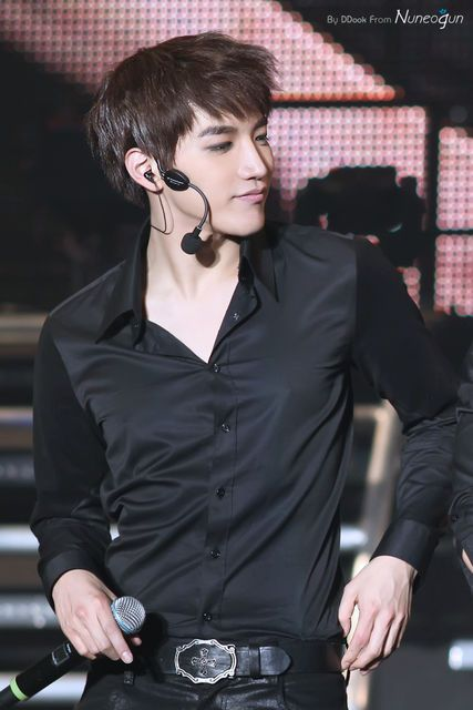 Let's go more old school with 2PM (cue "A.D.T.O.Y." playing in the background). My first bias is Jun. K (vocals!) but I'm adding Nichkhun. I've been watching him on Idol on the Quiz, and he's funny, smart and kind - a great combo.