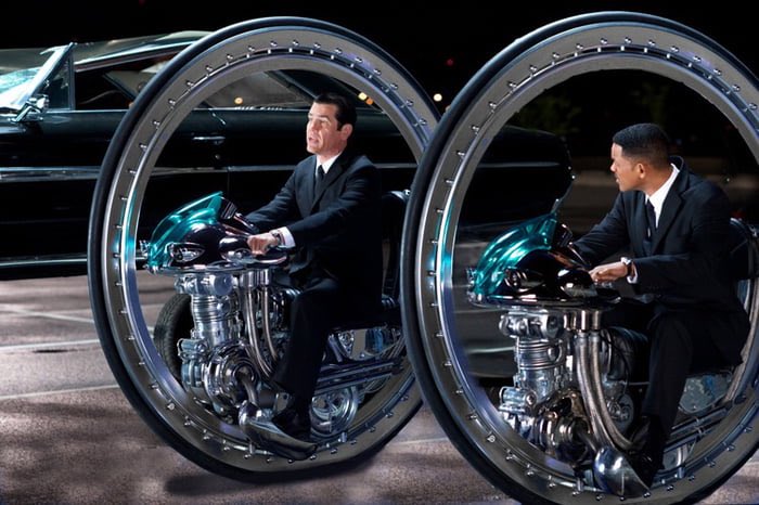 Always wanted to have that monowheel from the Men in Black movies. I found out they didn’t exist, so I made one.