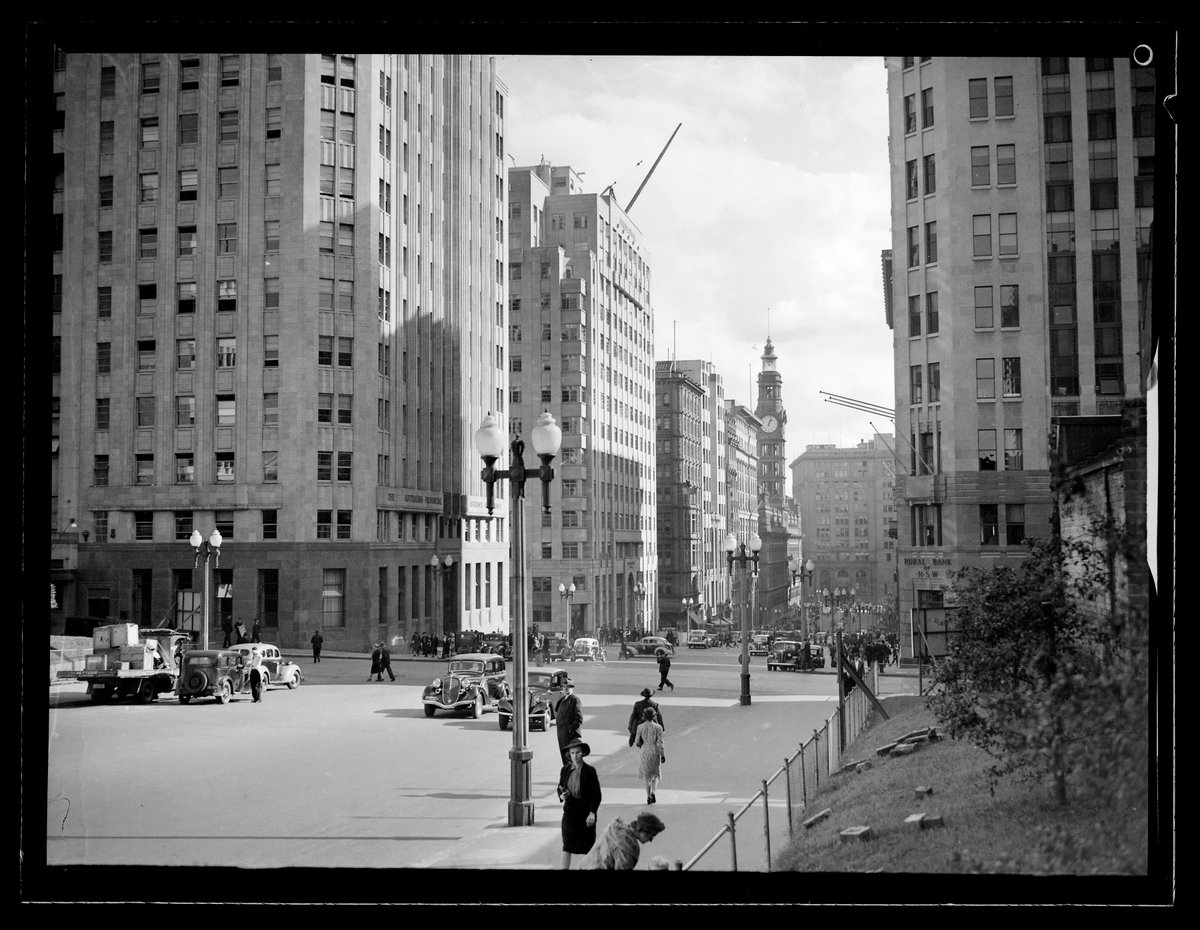 statelibrarynsw's tweet photo. #DidYouKnow that #KingsCross was once described as 'Australia’s Little Paris’? These fabulous #FlashbackFriday images were featured in #PixMagazine in 1940.
See more: https://t.co/XfDcek67Dc
Read the story via @trove: https://t.co/YuC5HxYvWn https://t.co/RaB7923cWQ