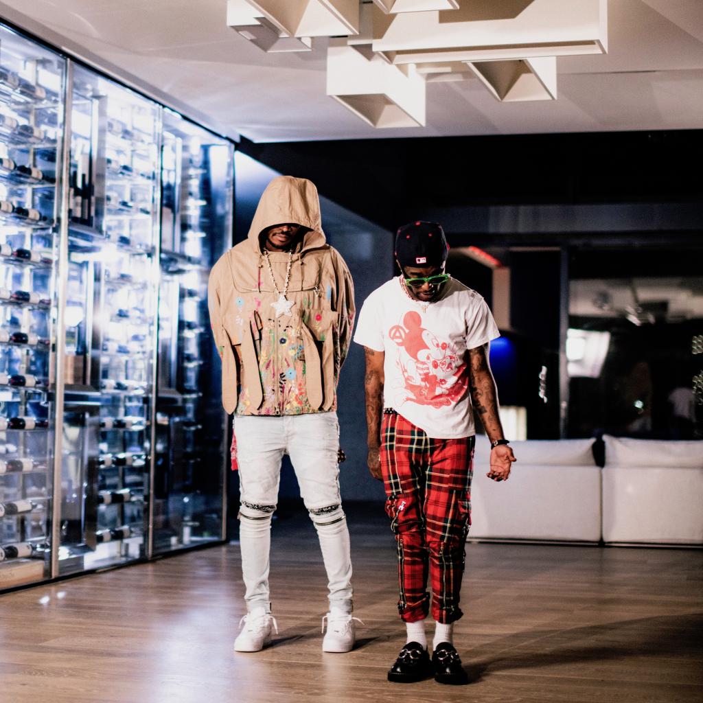 AppleMusic's tweet image. Pluto x Baby Pluto 🤯
@1future x @LILUZIVERT.
Listen now: apple.co/PlutoxBabyPluto