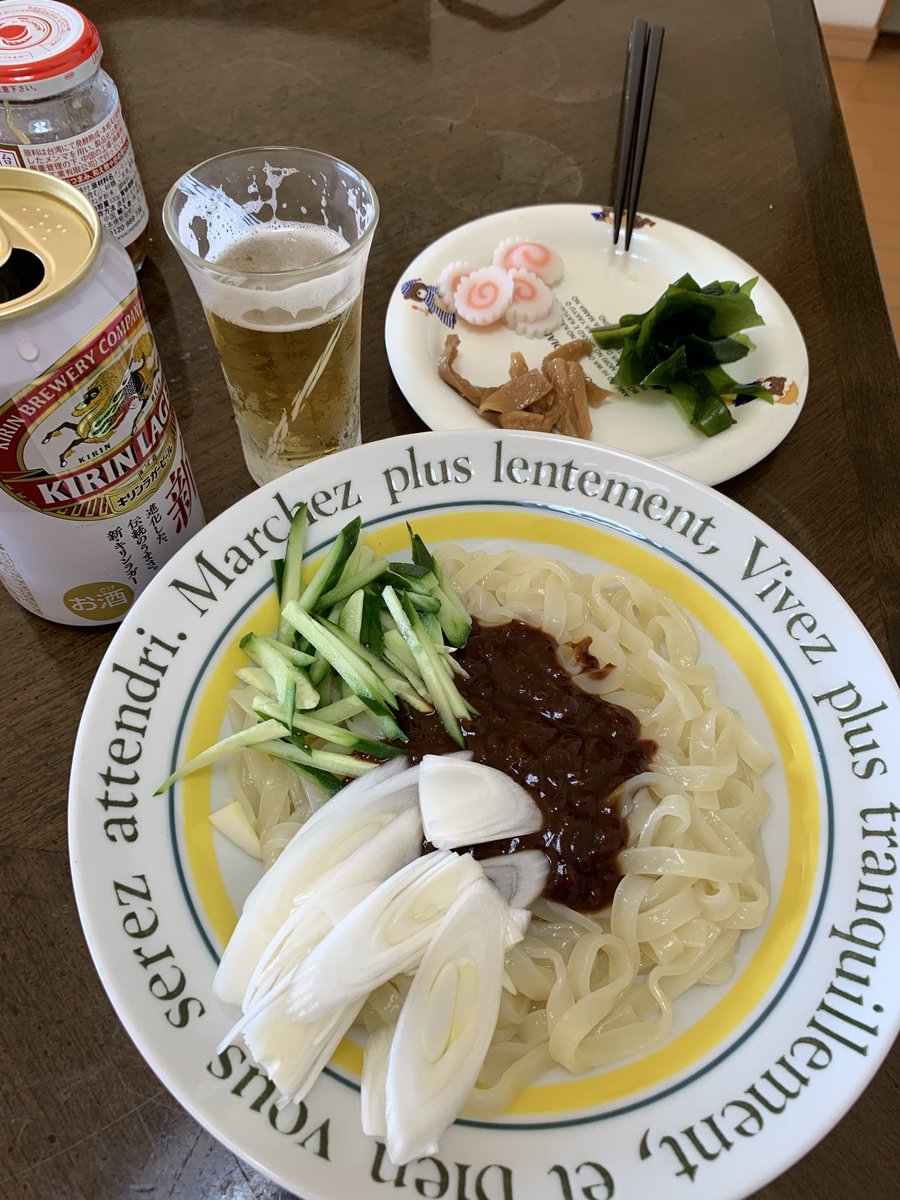 SuzukiDt's tweet photo. #lunch ，久々の #盛岡 #morioka #じゃじゃ麺 ．
#toping は普通🥒 #胡瓜 と #白葱 
ですが #ナルト #メンマ #若芽 もよく似合う。
#家麺 🏡 ，#麺スタグラム 。 https://t.co/nOPVS3itZc