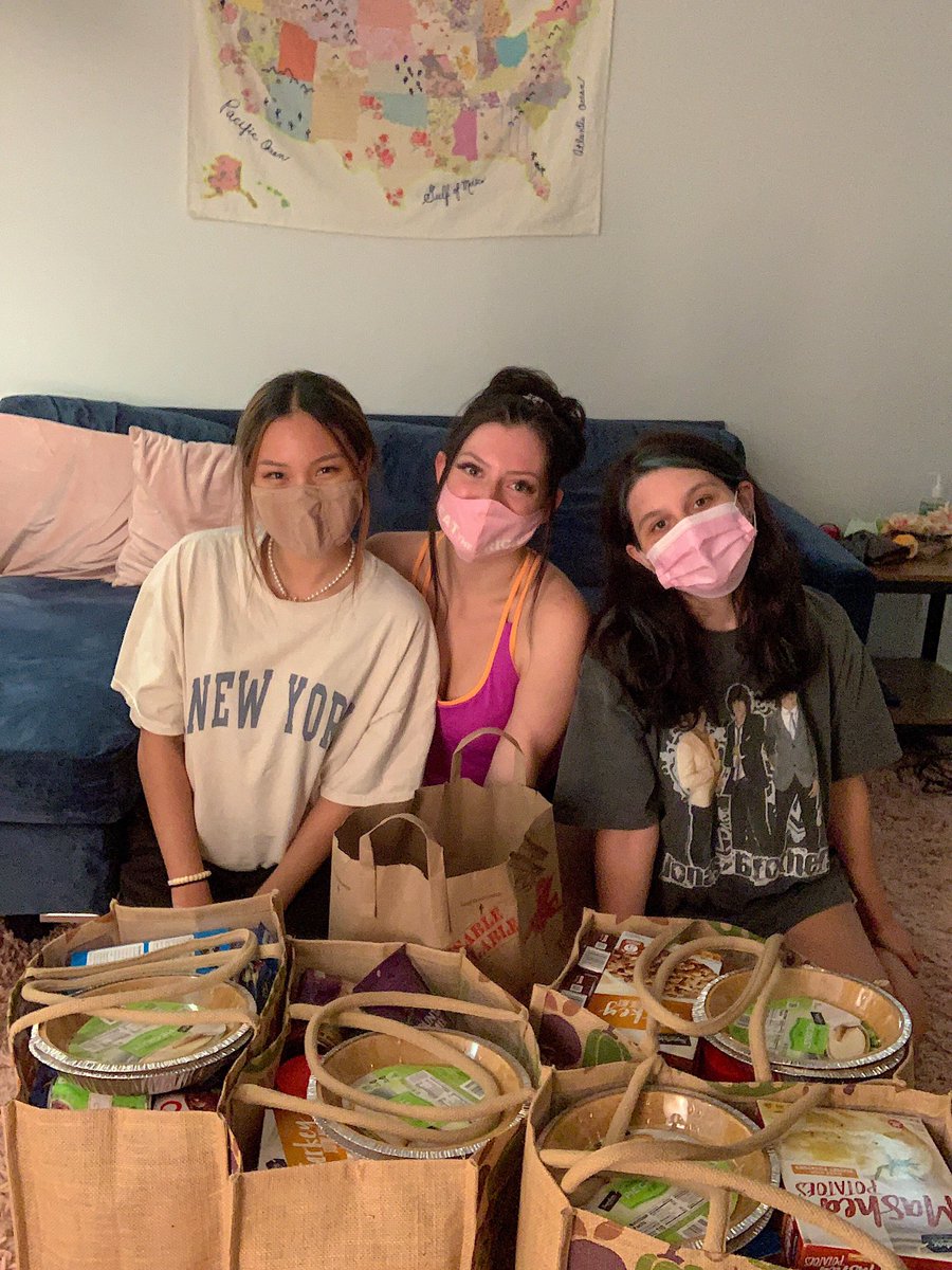 Supporting <a href="/GW_Lacrosse/">GW Lacrosse</a>’s Colonial Harvest! #RaiseHigh 💛💙