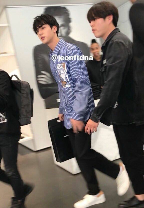 mikrocosjin's tweet photo. A gentle reminder that this seokjin exists https://t.co/prKBVodt5c