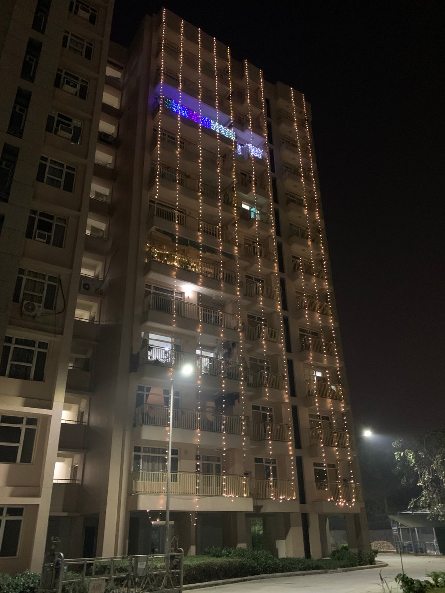ponguru's tweet photo. #Diwali2020 on campus @IIITDelhi Faculty residence. Great job by Prof. @lab_sengupta & #IIITD FMS team! #profgiri #lifeatIIITD https://t.co/jJuGJ3ccXr