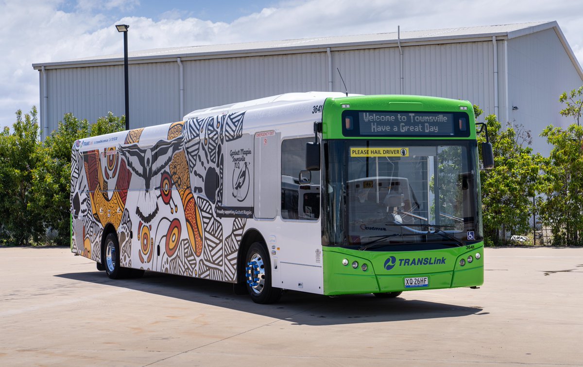 Translink_QLD's tweet image. Delivery partner #Sunbus &amp;amp; Townsville’s #GarbuttMagpies celebrate a new partnership with this striking bus wrap! As part of #NAIDOC2020, community Elders led a smoking ceremony at Magpie Park today, to see the bus take its maiden passenger voyage.

👉bit.ly/2GXxFtR