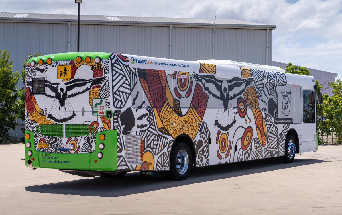 Translink_QLD's tweet image. Delivery partner #Sunbus &amp;amp; Townsville’s #GarbuttMagpies celebrate a new partnership with this striking bus wrap! As part of #NAIDOC2020, community Elders led a smoking ceremony at Magpie Park today, to see the bus take its maiden passenger voyage.

👉bit.ly/2GXxFtR