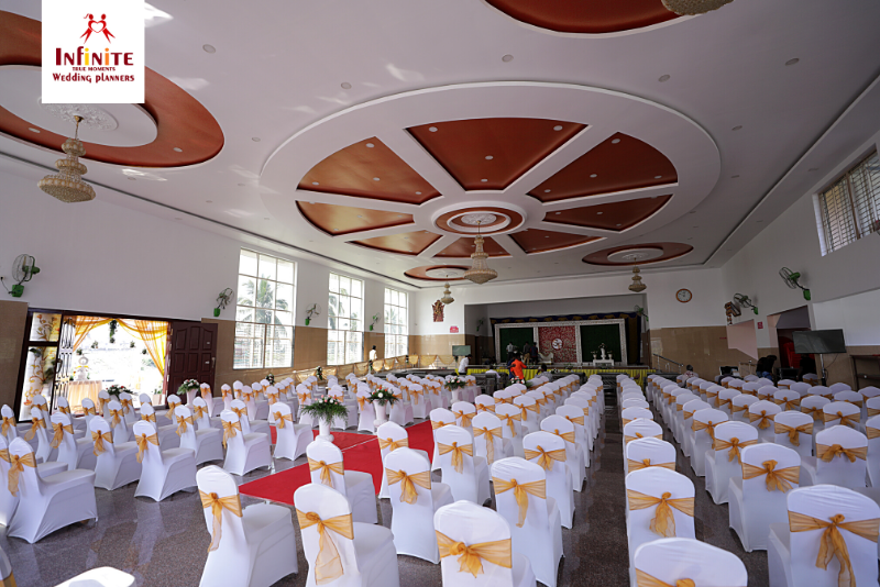 infiniteweddin1's tweet image. Our wedding seating arrangement is just perfect for your special day. For more information or booking, please call us at +91 98440 45585.
.
.
.
.
#weddingarrangements #seatingdesign #weddingseating #weddingseatings #weddinghall #weddingseats #weddinghallarrangements