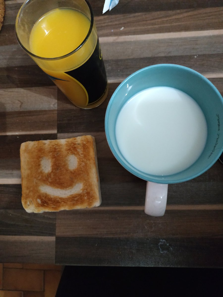 MeepleStratego's tweet photo. Le matin, y'a les enfants et moi j'ai Nausicäa
#petitdej #connerie #humourmatinal #pain https://t.co/fUEgrKfWPy
