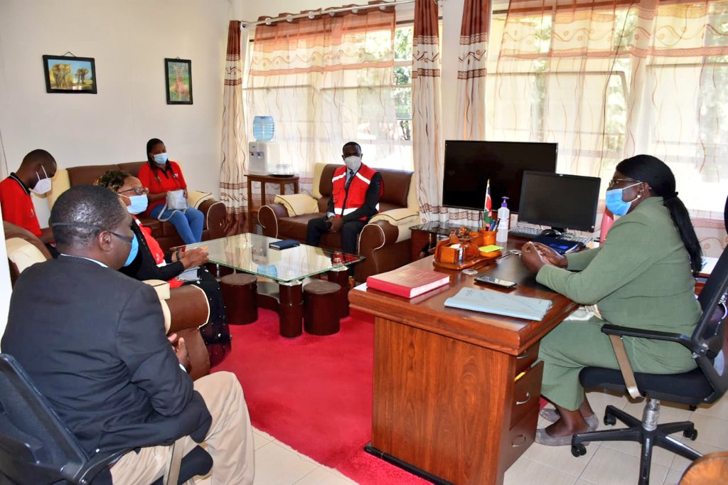 KenyaRedCross's tweet photo. Yesterday, the Kenya Red Cross handed over Personal Protective Equipment worth Ksh 11M including pharmaceuticals &amp; non-pharmaceuticals to the County Government of Kakamega. 

@MuliElijah, Head of Disaster Management handed over the donation to Deputy Governor Prof. Philip Kutima. https://t.co/7F7Gdb0yEE