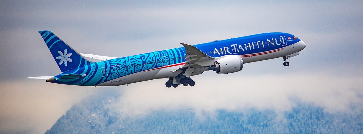 Kent_YVR's tweet photo. TN68 @AirTahitiNuiFR Boeing 787-9 departure @yvrairport for CDG - Paris, with a @united A319 mini-bus bonus 😉 #yvrspotters #Vancouver #FOVAA #N831UA https://t.co/o8T0X2Wnoe