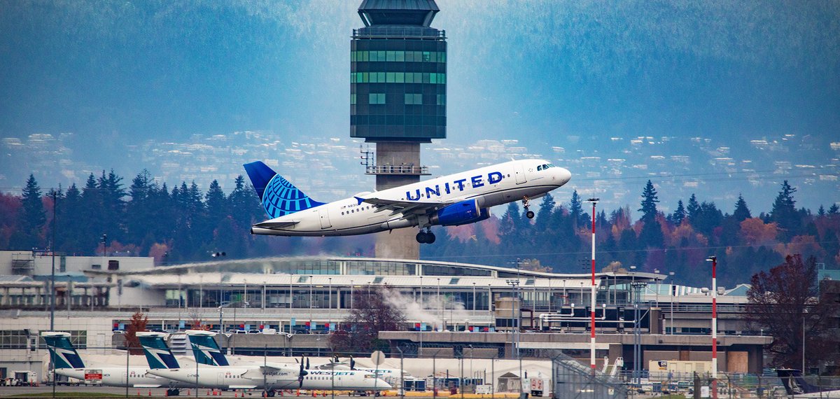 Kent_YVR's tweet photo. TN68 @AirTahitiNuiFR Boeing 787-9 departure @yvrairport for CDG - Paris, with a @united A319 mini-bus bonus 😉 #yvrspotters #Vancouver #FOVAA #N831UA https://t.co/o8T0X2Wnoe