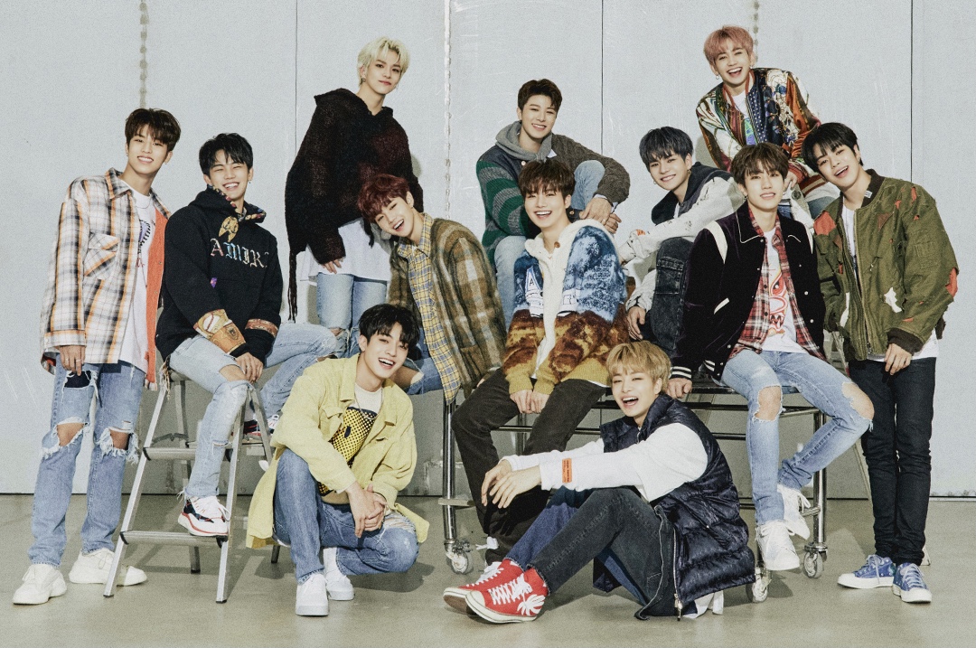 TREASUREunion's tweet photo. Our tagline TREASURE HALF MILLION SELLER is currently trending in the following countries! 🔥 

#6 - Indonesia
#7 - Philippines
#17 - Malaysia

Let’s continue to hype up our tagline Teumes! 🧡

TREASURE ALBUM RELEASE
@treasuremembers #트레저 https://t.co/wQe0oHCMuL