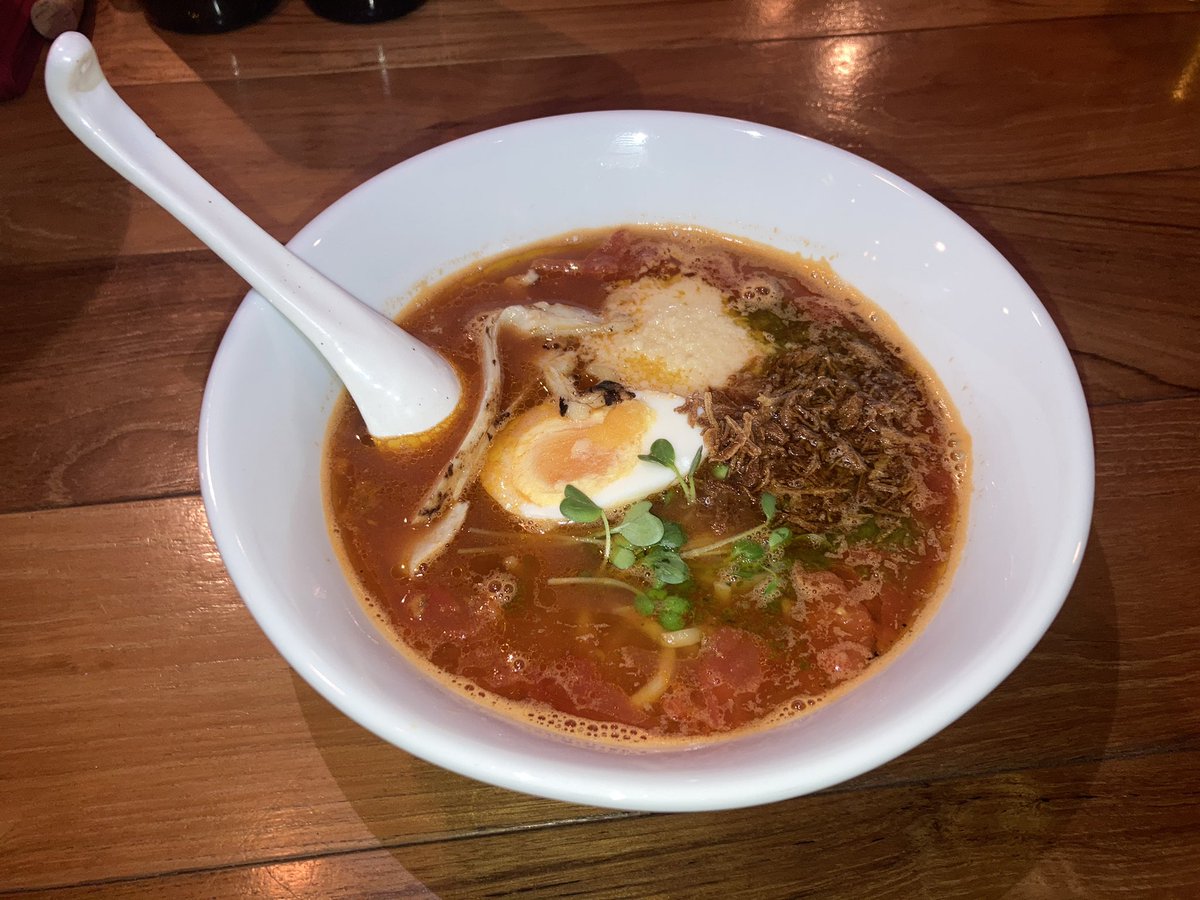 ageyuki's tweet photo. 噂には聞いてた、本格イタリアンが出してる本気のトマトラーメン。なんじゃこりゃ。うっっめー。追いチーズなんかしちゃって。うっっめー。〆にごはんなんか入れちゃったりして。うっっめー。
#ヴィエント
#Braciola
#di
#Vent
#トマトラーメン
#イタリアン
#盛岡 https://t.co/hYzGG5gYSs
