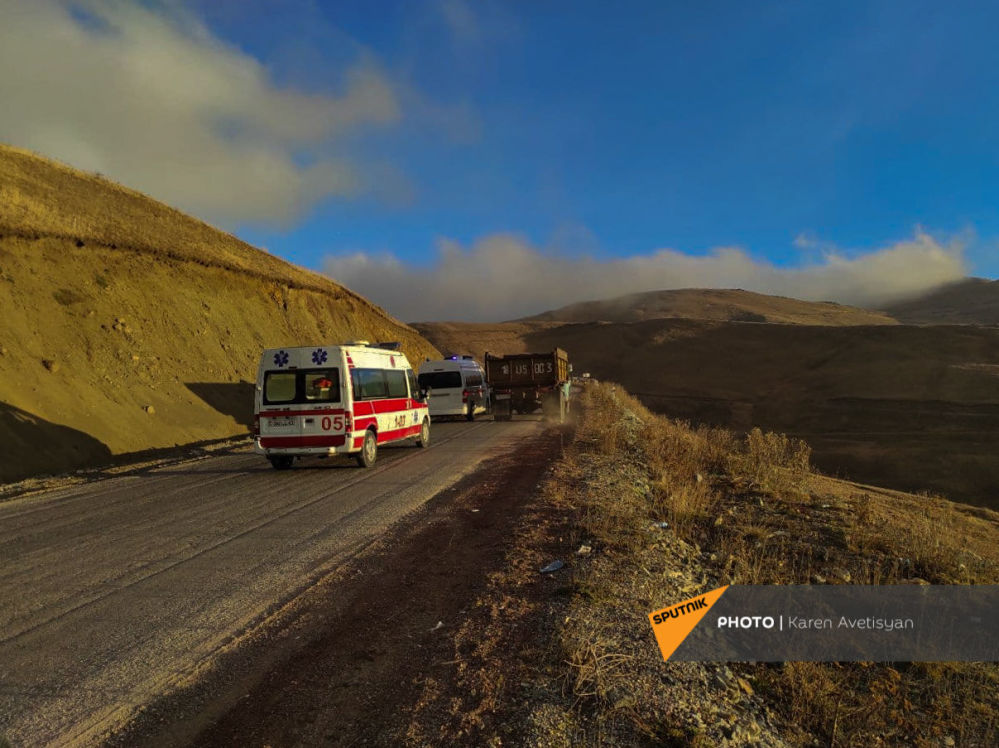 i_guliyev's tweet photo. 1. First photo from 1993, #Azerbaijanis' leave #Kalbajar through mountains, they had only 10 hours; 2. Second and third from 2020, #Armenians' leave Kalbajar under normal circumstances, they have 5 days, enough time even to dismantle the monuments. #Karabakh #DontBelieveArmenia https://t.co/lCRBa1lr6g