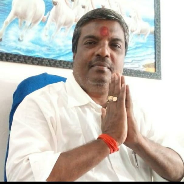 PRAMODK16075748's tweet photo. धनतेरस व दीपोत्सव की हार्दिक बधाई व अनेक-अनेक शुभकामनाएं ।
भगवान धन्वन्तरी , मां लक्ष्मी ���प सबों के जीवन में सुख,सौभाग्य,समृद्धी व आजीवन आरोग्यता लेकर आये यही कामना है । https://t.co/IzOkANzdod