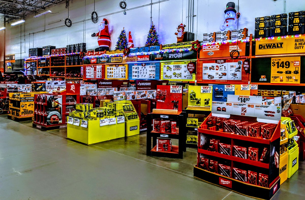 #straightoutta470 gift center  festivities 🎅 Thank you to the met team and associates for a job well done! <a href="/zeeepee/">Zinnia Padilla</a> <a href="/D66Celest/">Sheldon Celestine 🇹🇹🇺🇸</a> <a href="/JessicaR_THD/">Jessica Romero</a> @0470Fes <a href="/CodydayHD/">Cody Day</a> #d66proud <a href="/JB3_HD/">Josh Bluett</a>