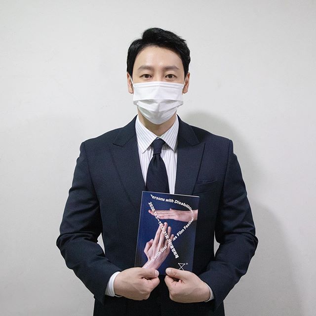 PIPPIP0729's tweet photo. #김동욱 #가치봄영화제

➡️ 김동욱 배우가 홍보대사를 맡은 <제 21회 가치봄 영화제>가 오늘 폐막합니다.

어제(12일)는 폐막식이 열렸는데요. 폐막식에 참석한 김동욱 배우의 사진을 공개합니다

🔗https://t.co/sQ77zYKyvU https://t.co/EldQj1Rcmx