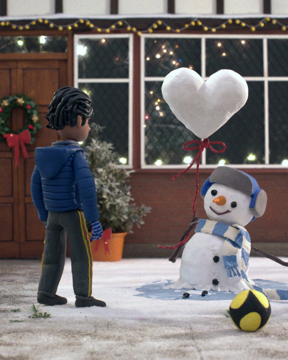 Roz9031's tweet photo. John Lewis Christmas ad 2020 https://t.co/tj1xgvjYXs  #WeArePartners #GiveALittleLove #johnlewischristmasadvert #waitrose #johnlewis https://t.co/UdKRq4v9CY