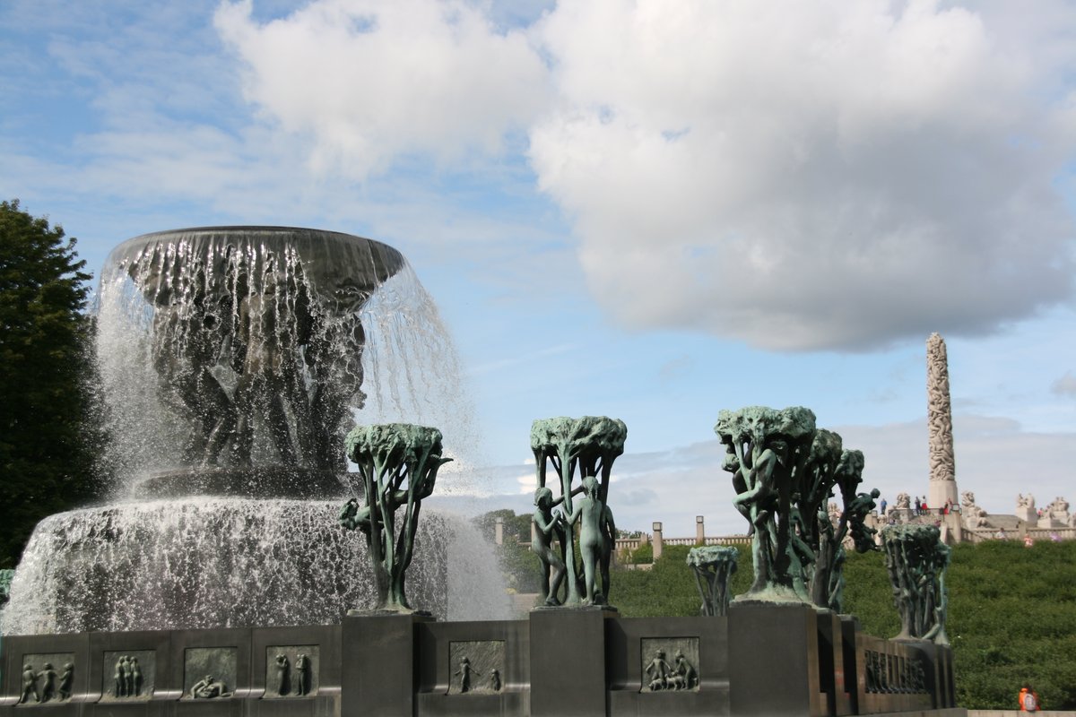 ReinhardHelle's tweet photo. #Coronazeiten = #Nichtreisezeiten = #Urlaubserinnerungszeiten - 10 Folgen - heute Teil 5: #Vigellandpark (mit 212 #Skulpturen) im #Frognerpark in #Oslo
@Spurenwechsler #fotografie #FOTOS #reisen #kultur #kunst #Norwegen #traveling #Travel #travelphotography #LockdownLight https://t.co/qRehM1J5NW