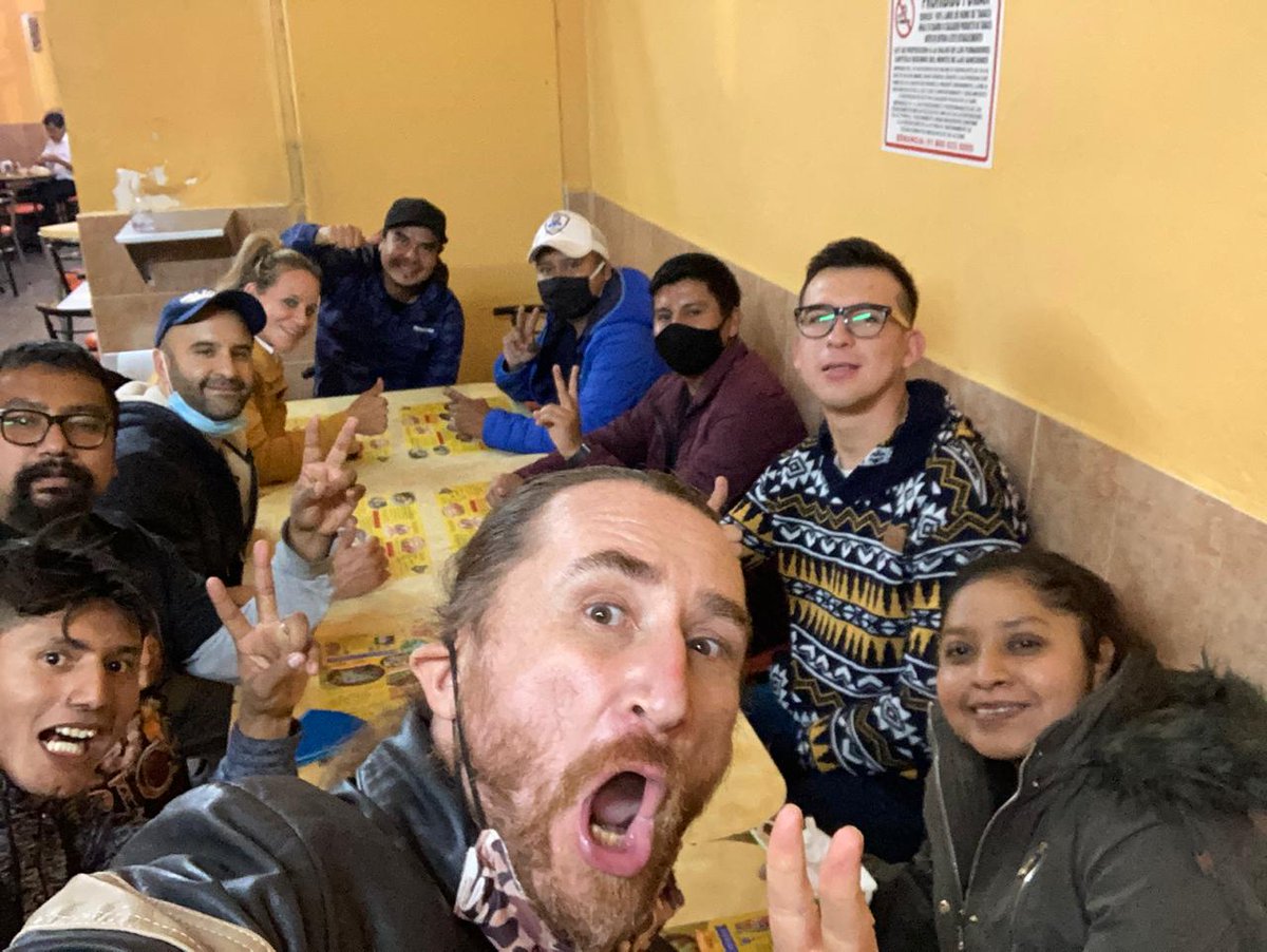 Vicbuendia_H's tweet photo. Reunión #Youtubera @JucaNoticias @minusplusver @minusplusver @elitvoficial @HclJosue @alviruela @CerdonioF https://t.co/vPP4QYeO95