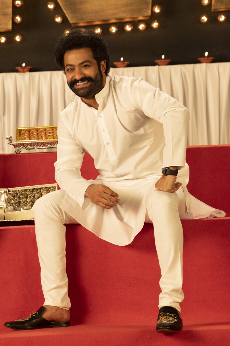 smkoneru's tweet photo. Happy Diwali in advance folks #RRRDiwali https://t.co/qgxS09S0GS