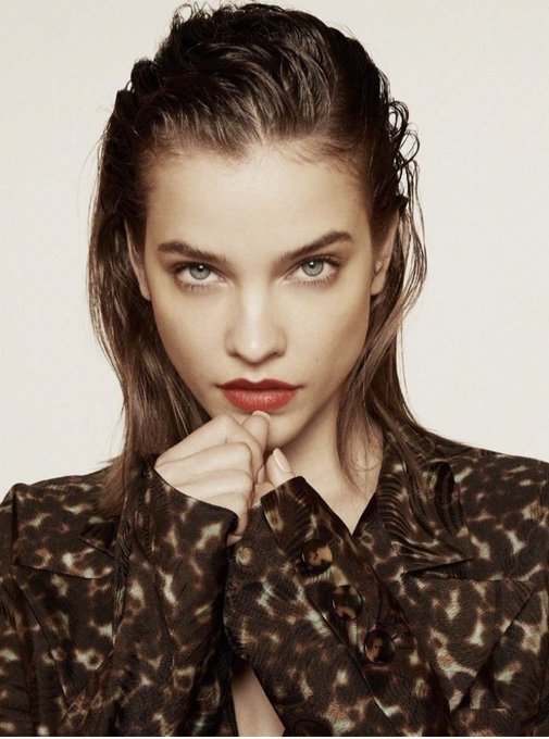 white girls with brown hair club https://t.co/9topwx2GQ8