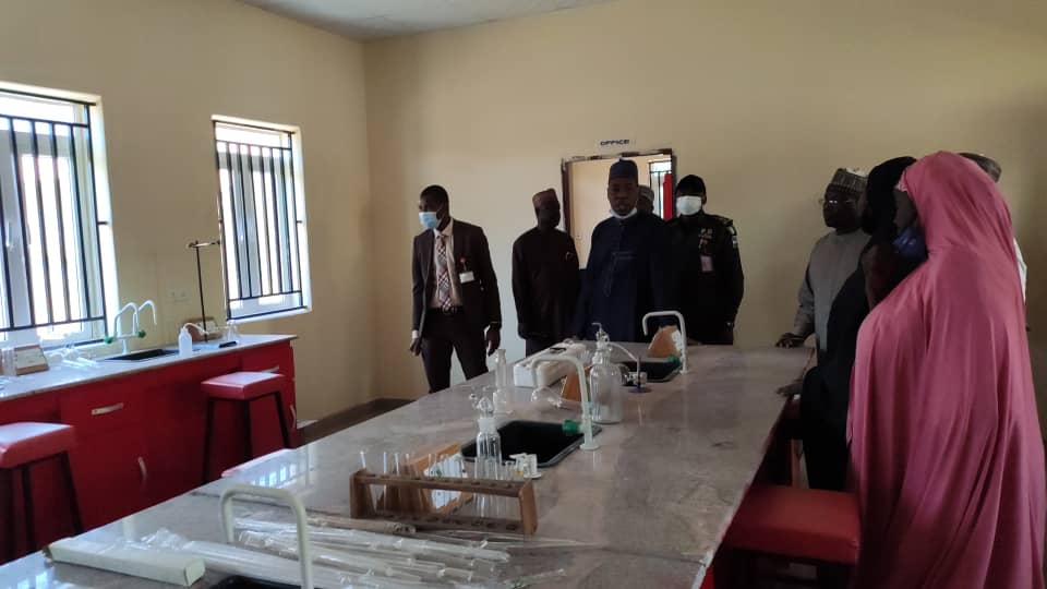 King_Nazbee's tweet photo. @GovBorno, @ProfZulum, a University Professor, on Thursday, paid unscheduled visits to five primary and secondary schools in Maiduguri, during which he evaluated the capacity of teachers and the learning of students.

#ReadMore 👇 
https://t.co/BMjHHWAlpo https://t.co/4uapJA48cx