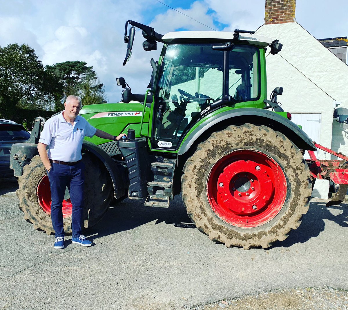 GYOne_Magazine's tweet image. Have you picked up your copy yet? In this edition we have an article on the lovely Adrian and Luke Welch who run Adrian Welch Finance Brokers. 

#keepitlocal #localbusiness #GuernseyTogether #guernseylife