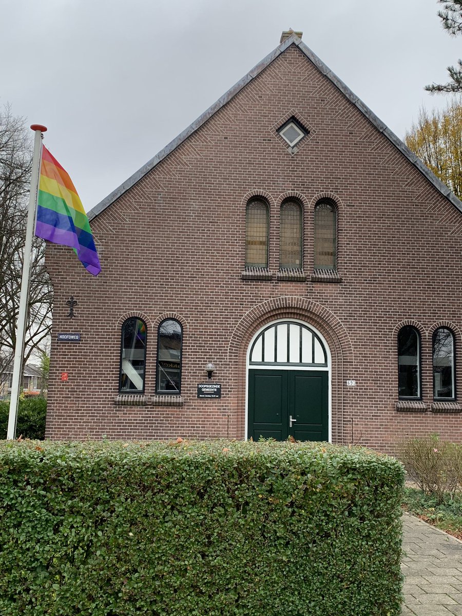 KarenBeijer's tweet photo. Zo kan het ook Meneer Slob! #doopsgezindegemeente #hoofddorp #arieslob #homosexualiteit https://t.co/7cnZc6FGpI